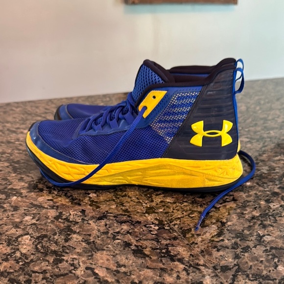 Under Armour boys Blue and Yellow Sneakers EUC 6Y - Picture 15 of 15
